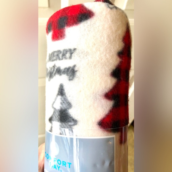 Merry Christmas Script Red Black White Check Tree Cream Fleece Throw Blanket NWT - Picture 2 of 5